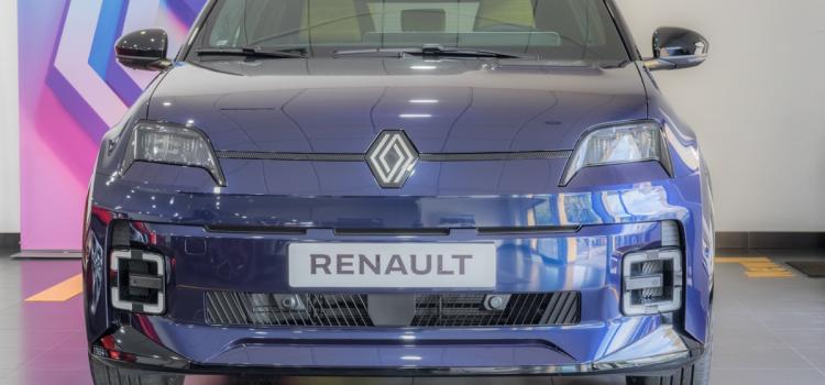 Renault 5 Electrico 001
